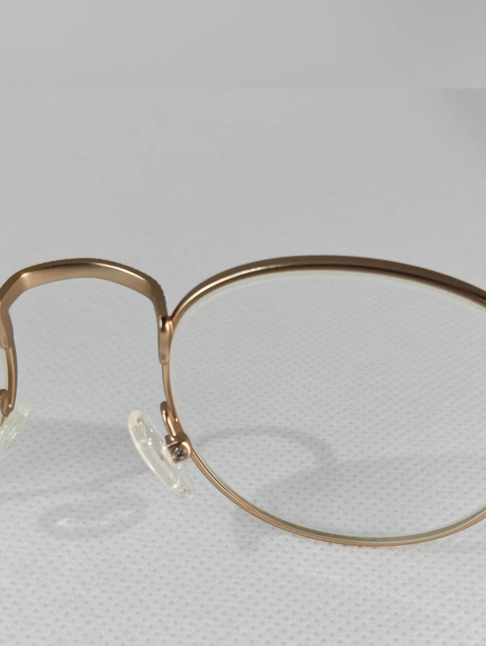 Belleville. Gold Metal Round. Eyeglasses - Classic Frame.